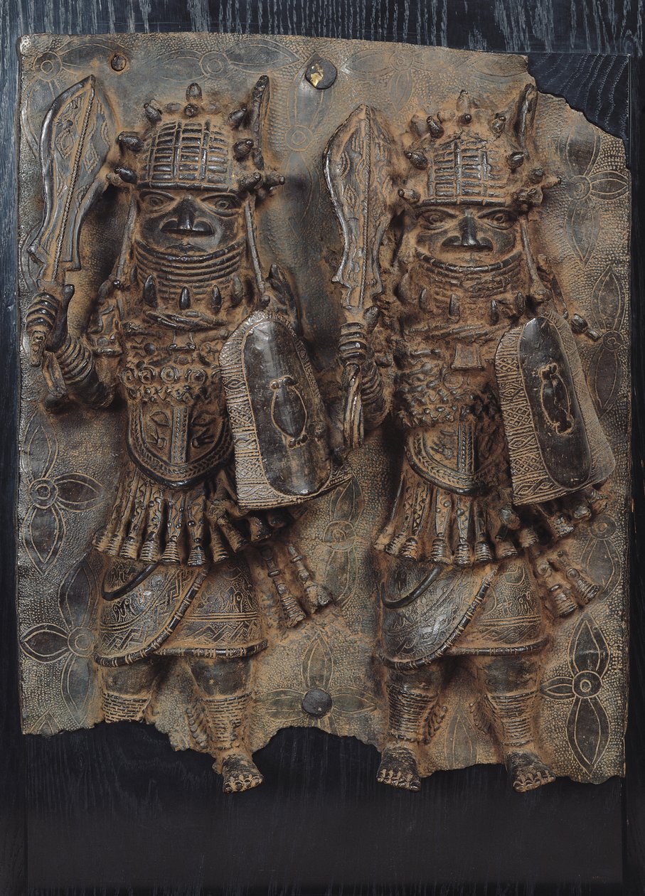 2 人の戦士が描かれたベナンの銘板、ナイジェリア 作： 学校アフリカ
