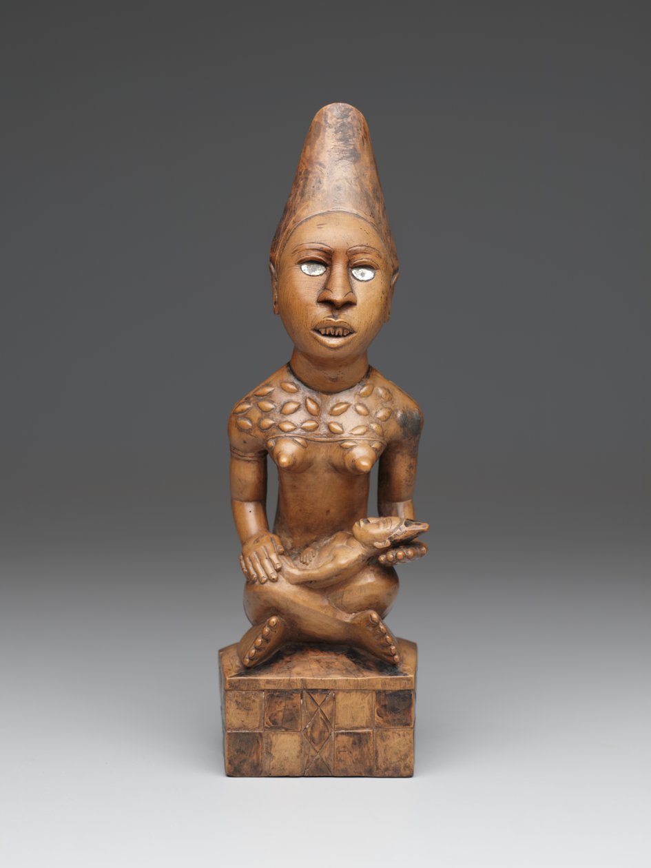 子供と座っている女性像 (pfemba) Yombe Group、Kongo Peoples (木、ガラスまたは雲母 & ステイン) 作： 学校アフリカ