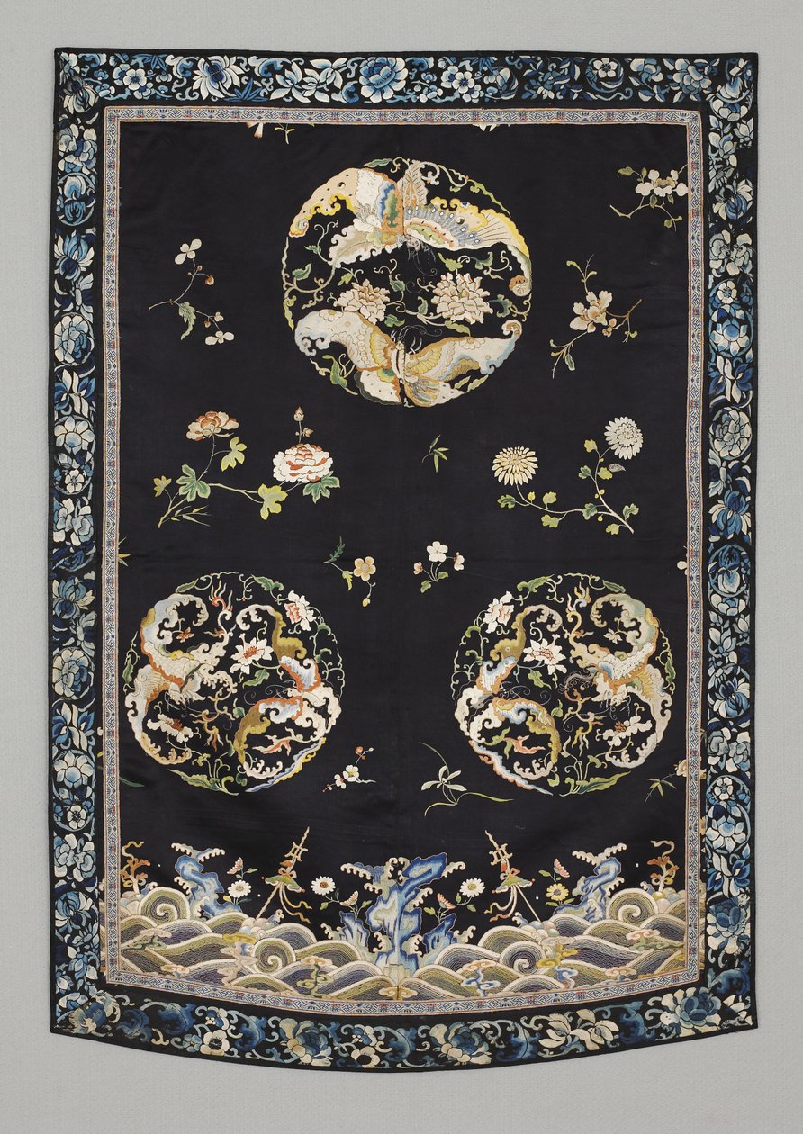 ハンギング 1750-1800年頃 （シルクに刺繍（サテンステッチ）、天然・合成染料
と合成染料) 作： 学校の中国語