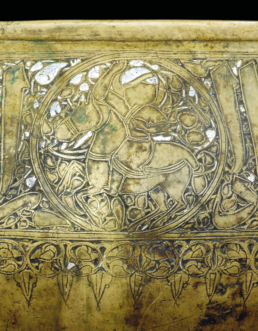 1351年頃のマムルーク朝のボウルの詳細（真鍮に銀と金の象嵌 作： 学校エジプト人