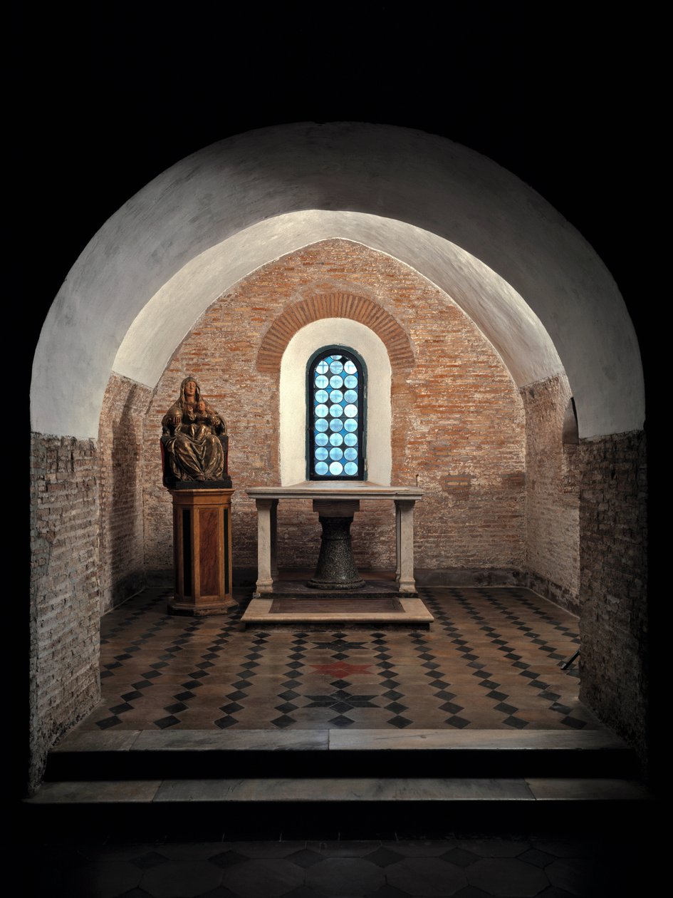 View of the First Chapel of Church of Saints Vincent and Anastasius, 625-1221 Abbey of Tre Fontane (Abbey of Tre-Fontane or Abbey of the Three Fountains) near Rome Italy (View of the first chapel of church of sts Vincent and Anastasius, 625-1221 Tre Fo 作： 学校イタリア語