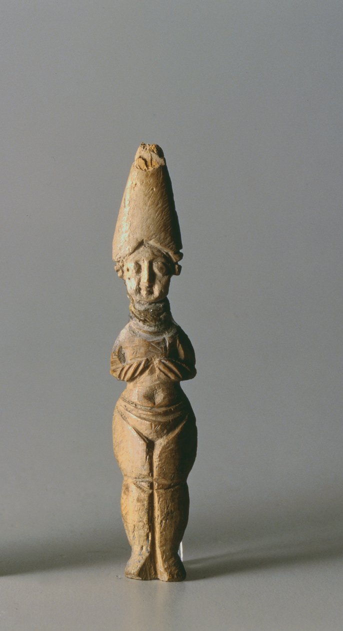 背の高い帽子を被った人物像 イラン、スーサ出土 紀元後4～6世紀（骨 作： 学校サーサーン朝