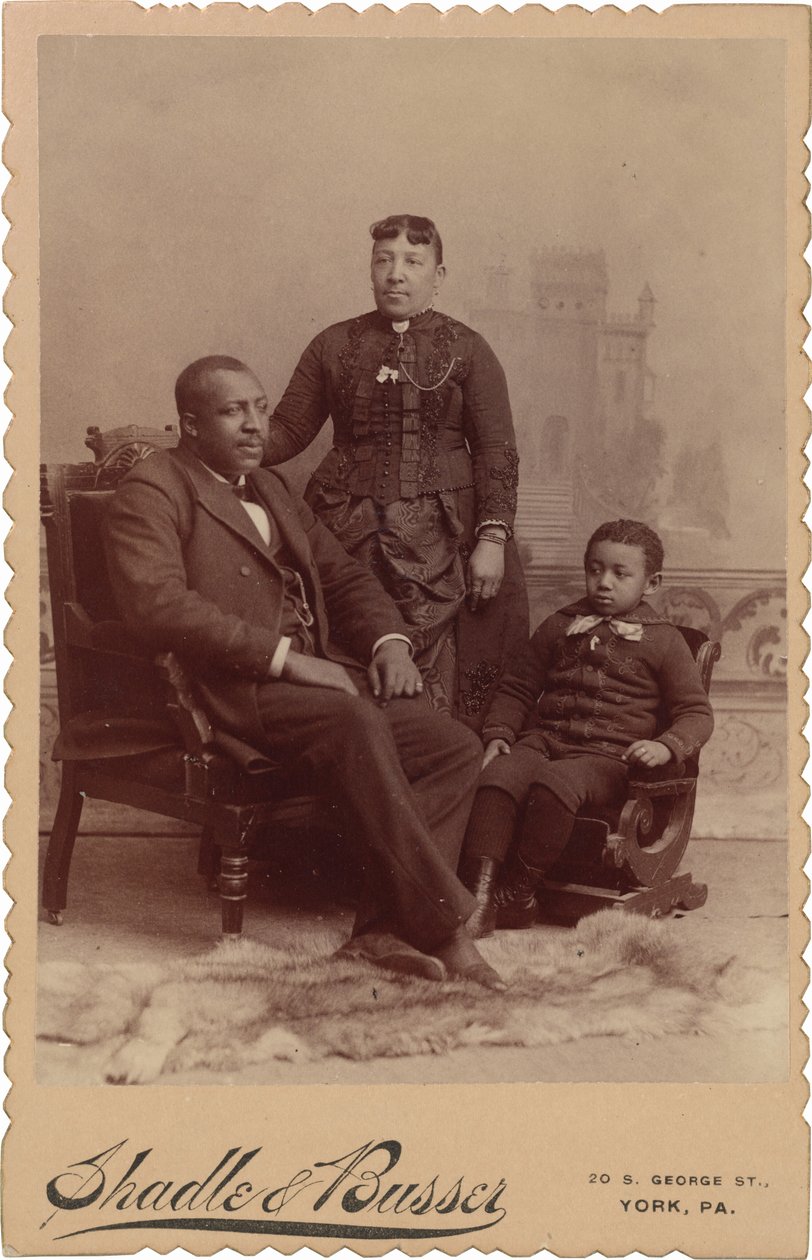 家族の肖像,c.1895年（写真） 作： シャドル＆バッサー