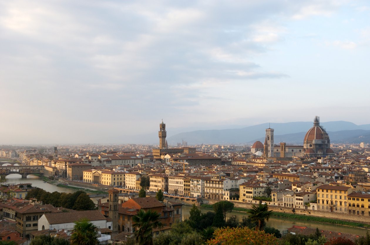 イタリア, トスカーナ州, フィレンツェ, ミケランジェロ広場からの市街の高台からの眺め, 2022年（写真） 作： シセ・ブリンベルグ