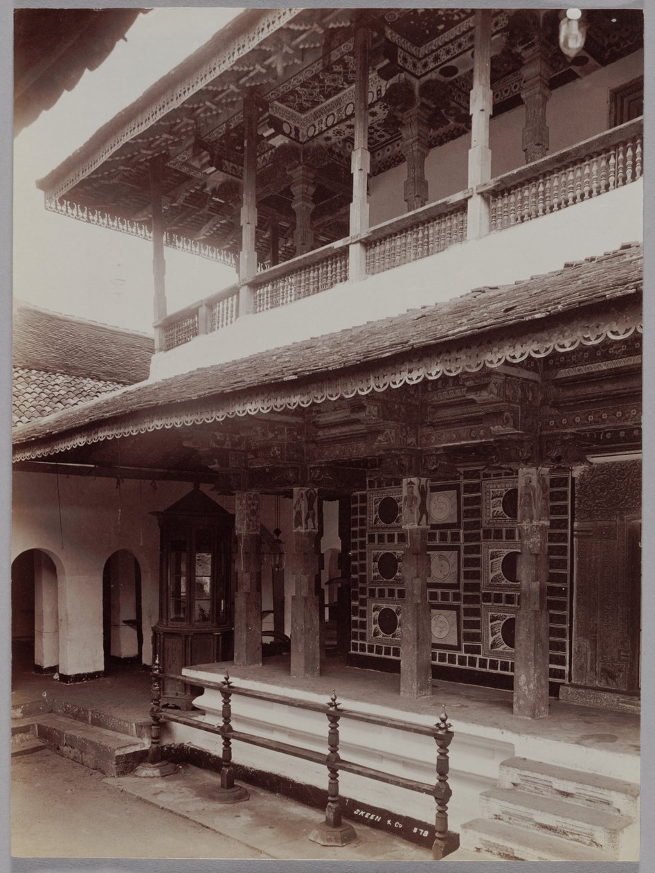 キャンディの仏教寺院、セイロン、c。 1880年代。 作： Skeen and Co.