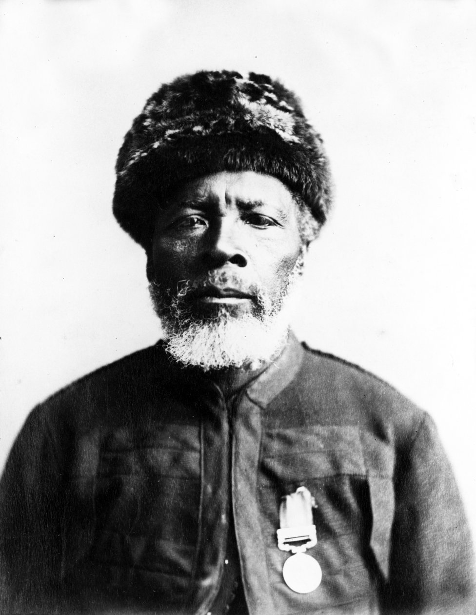 インチャンギ首長、1895年頃 作： 南アフリカの写真家