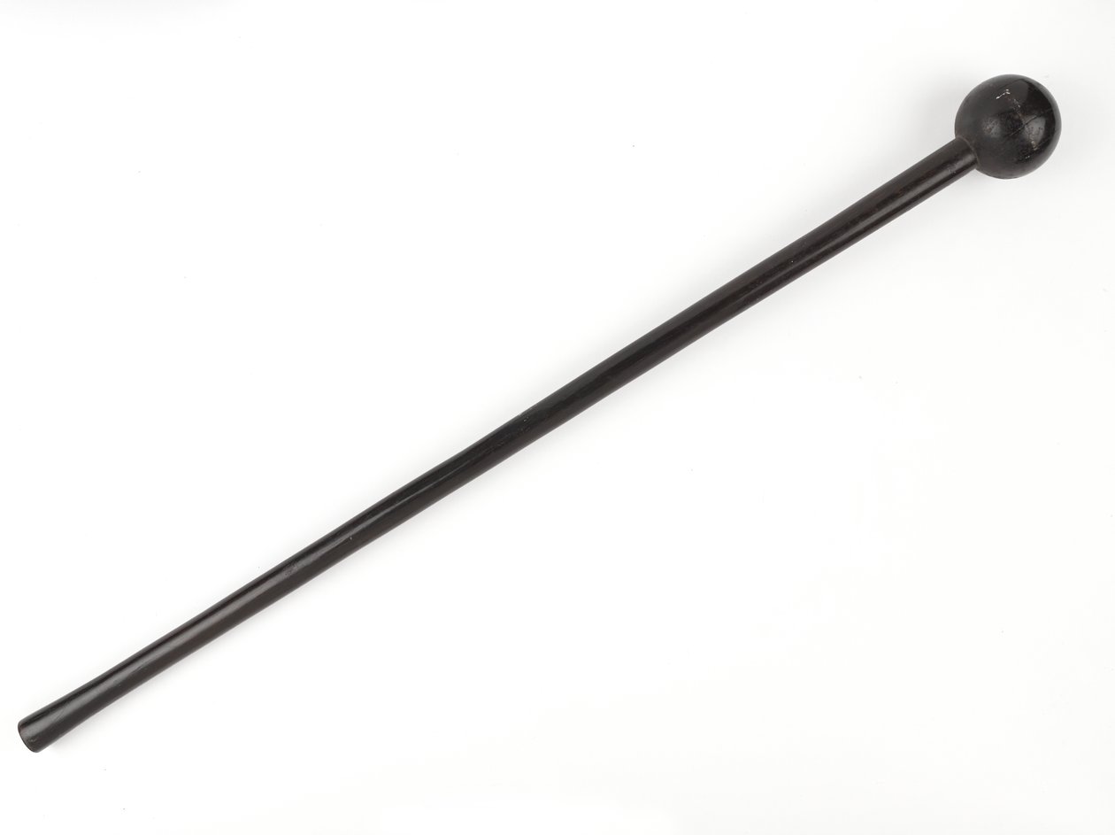 Zulu knobkerrie 作： 南アフリカの学校