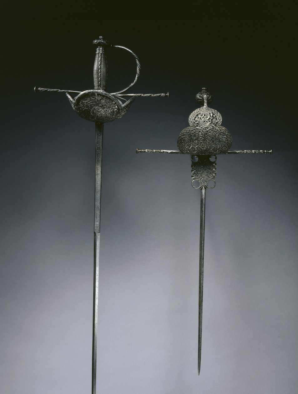 剣 カップヒルトレイピア カップヒルトレイピア 1650年頃（スチール製