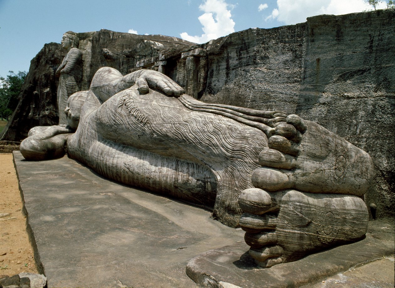 仏陀の極楽浄土を表現した涅槃像（彫刻）、ガル・ヴィハーラ寺院 作： スリランカ