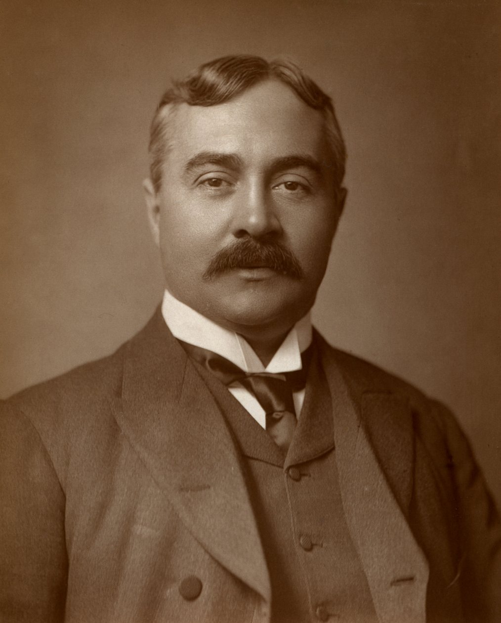 ハーバート・スタンディング、イギリスの俳優、1883年 作： セントジェームズ写真会社