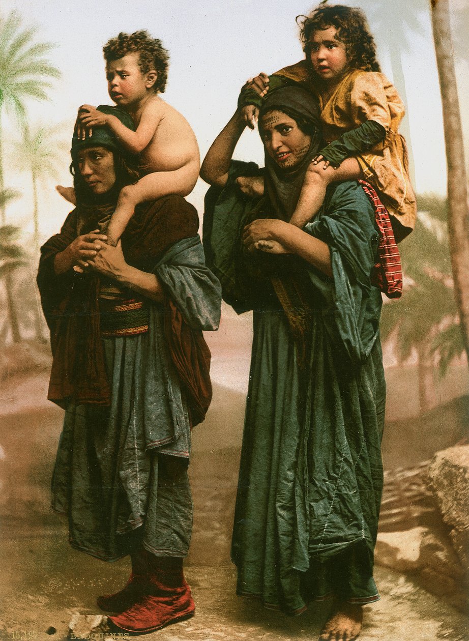 入れ墨された顔をしたパレスチナ北部のベドウィンの女性と子供、1880〜1900年頃（フォトクロム） 作： スイスの写真家