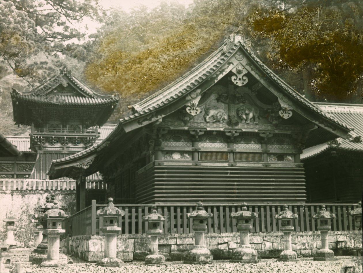 1900～1915年頃、日光山神庫と呼ばれる東照宮の一部（写真）。 作： 