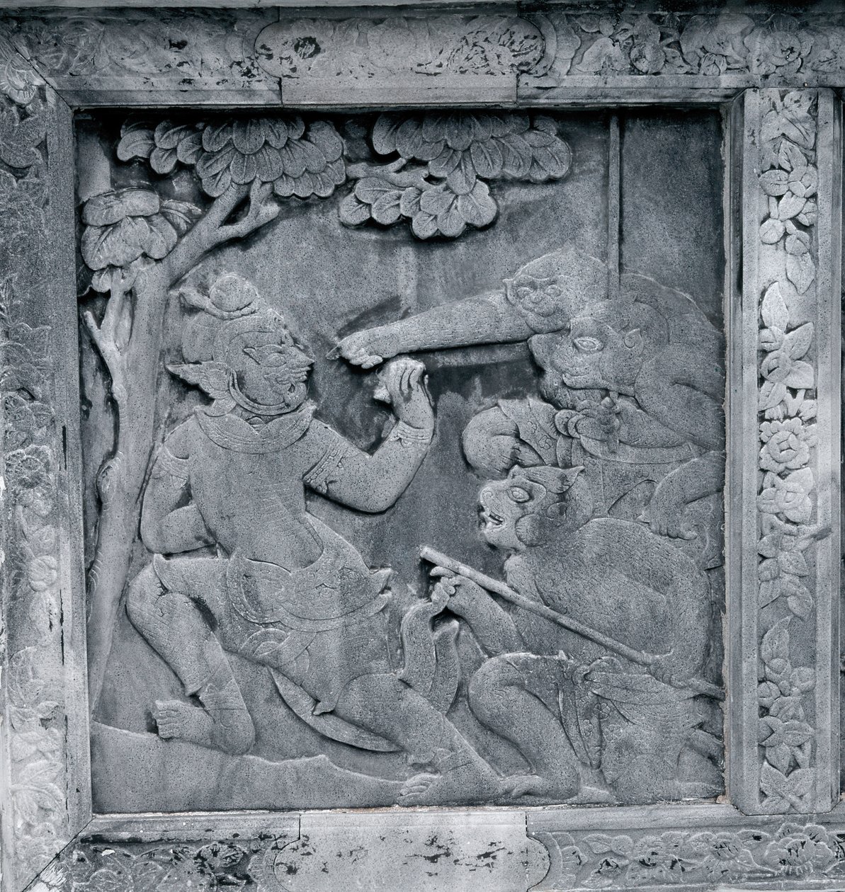Ramakien（Ramayana）を描いた一連のレリーフの1つ 作： タイの学校