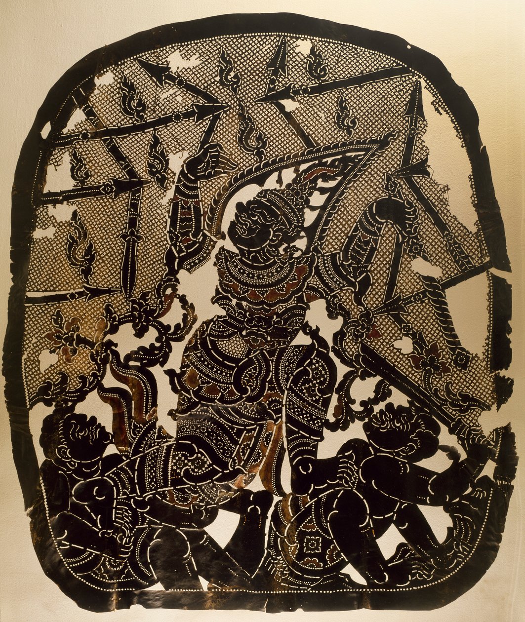 陸軍大将ダサカンタ、ビルンジャンバンを表現したナンヤイの影絵芝居のシーン、革製彫刻パネル、タイ、タイ文明 作： タイの学校