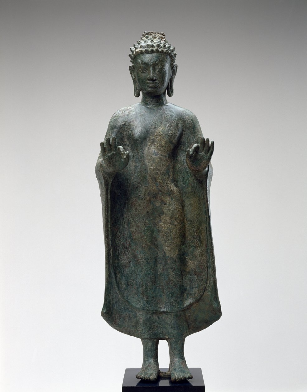 立っている仏陀、8世紀後半（ブロンズ） 作： タイの学校