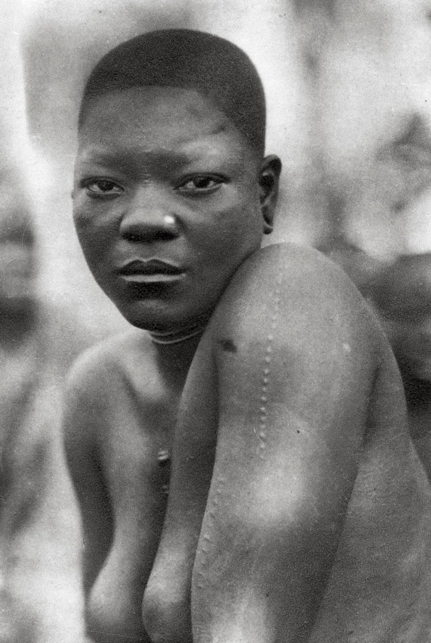 Awemba girl、Livingstone to Broken Hill、Northern Rhodesia、1925 1927 作： トーマス・A・グローバー