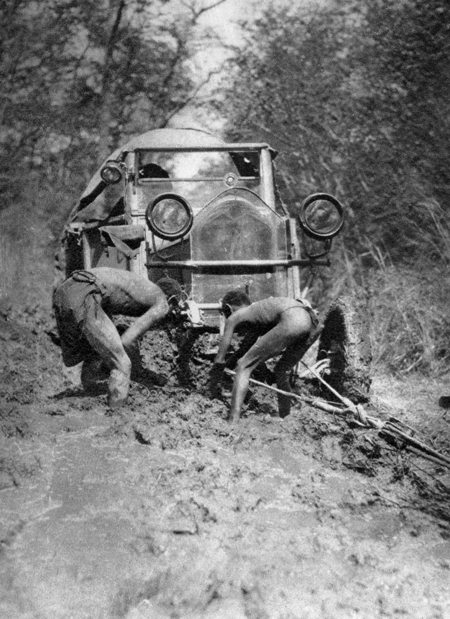 泥の中、ブラワヨからローデシア南部、デットに留まっている、c1924-c1925 1927 作： トーマス・A・グローバー