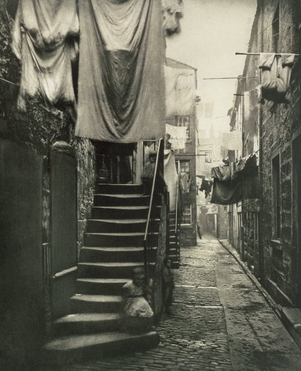 閉じないでください。 193、17-27 High Street、Glasgow、from &39;Old Closes and Streets&39;、1868 作： トーマス・アナン