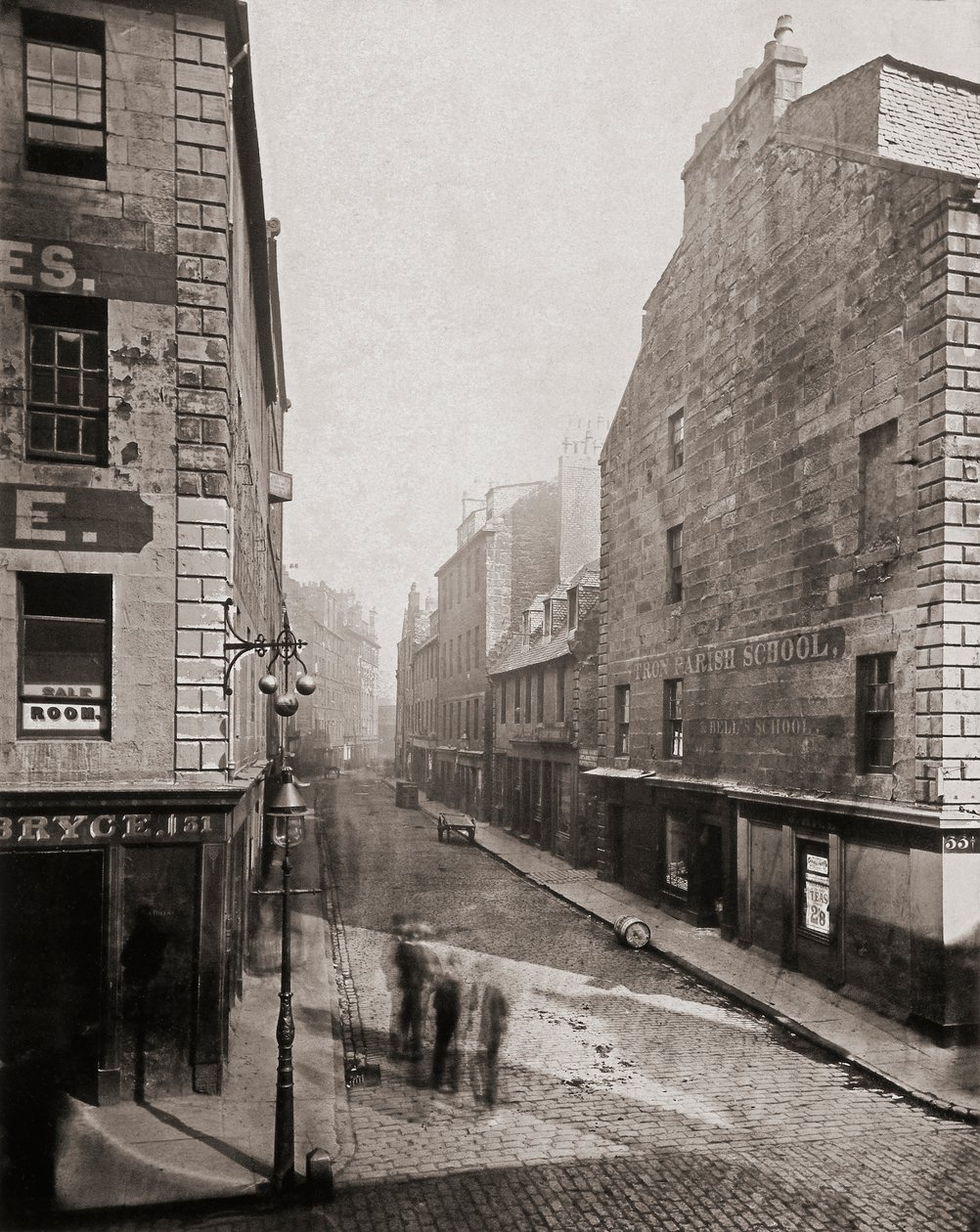 The Old Closes and Streets of Glasgow by Thomas Annan. 作： トーマス・アナン