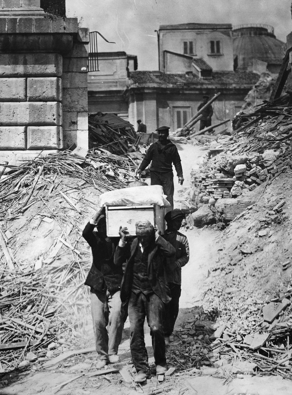1909年のメッシーナでの地震の4か月後に遺体を回復 作： トーマスE.とホレスグラントグラント