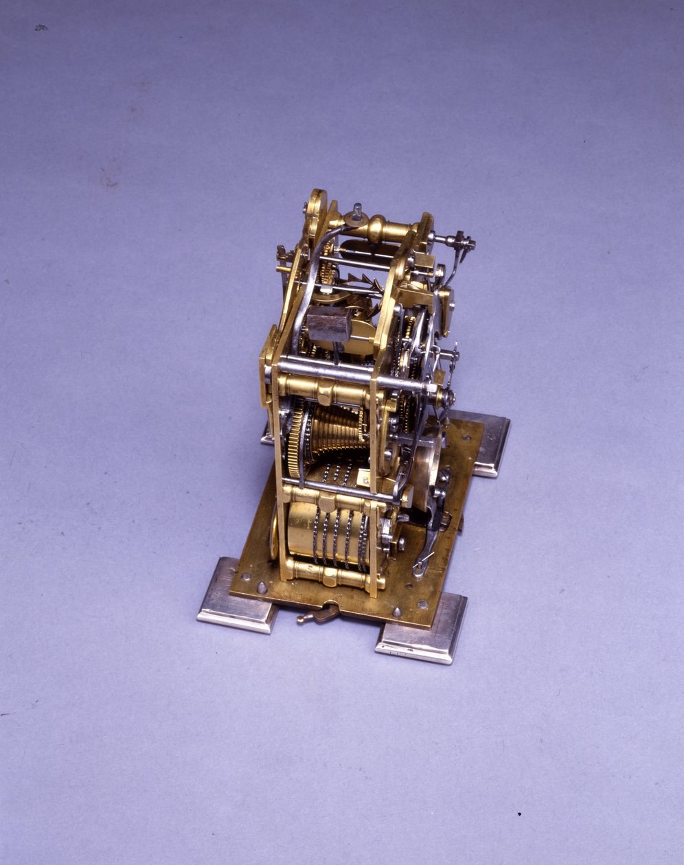 ミニチュア印象的なブラケット時計、いいえ。 222、c.1695（金属）（834228-31も参照） 作： トーマス・トンピオン