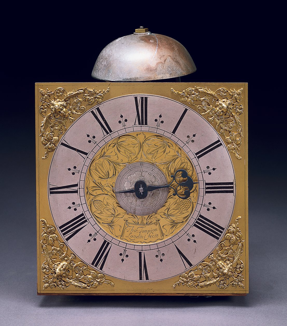 チャールズ2世の30時間ロングケースクロックのスクエアダイヤル、1680年頃（ミクストメディア） 作： トーマス・トンピオン