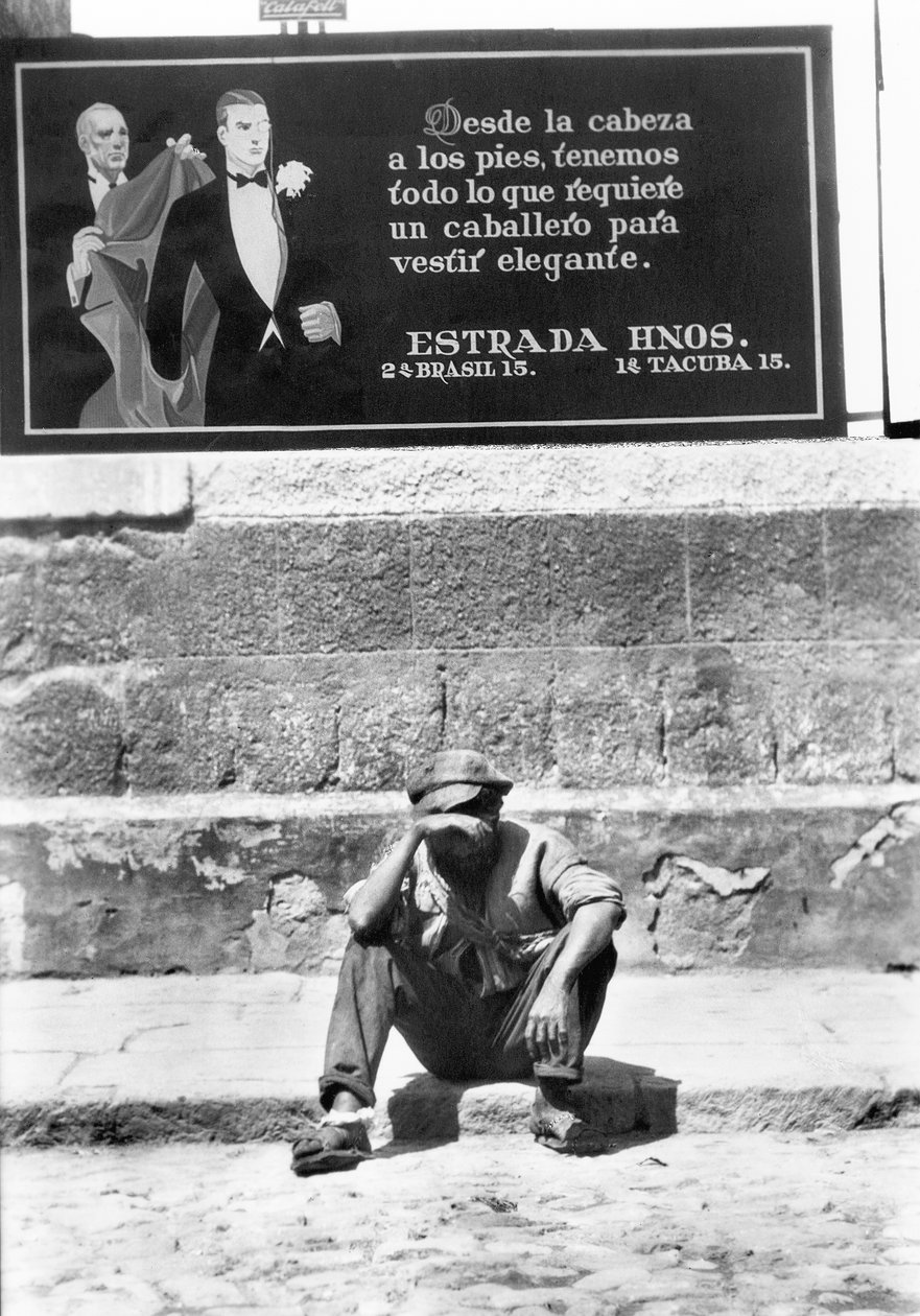 エレガンスアンドミザリー、メキシコシティ、1928 作： ティナ・モドッティ