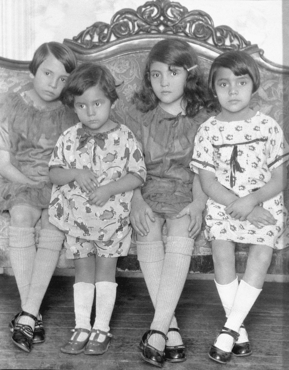 フォーガールズ、メキシコシティ、1926年頃 作： ティナ・モドッティ