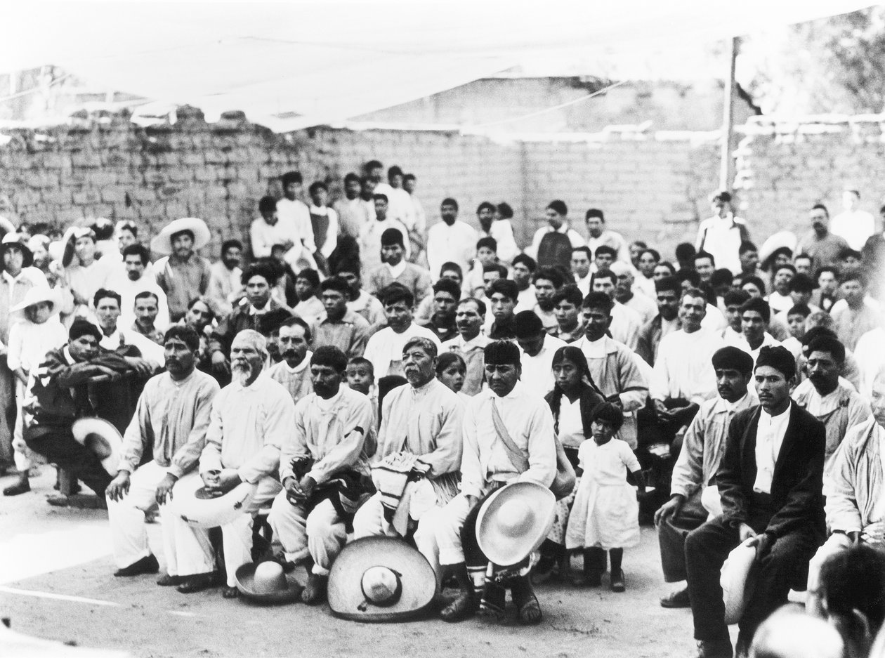 カンペシーノス会議、メキシコ、ハラパ、1927年 作： ティナ・モドッティ