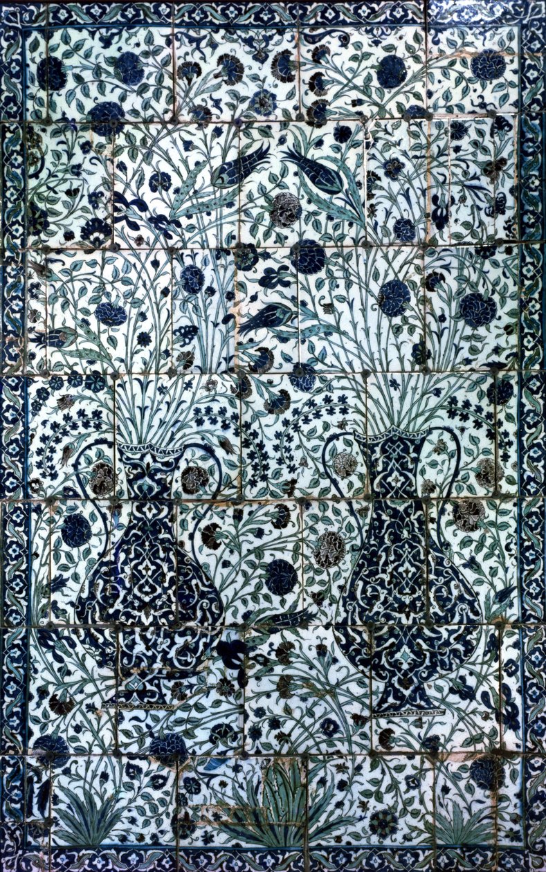 2つの花瓶と花の装飾パネル（ファイアンス 作： トルコ語学校