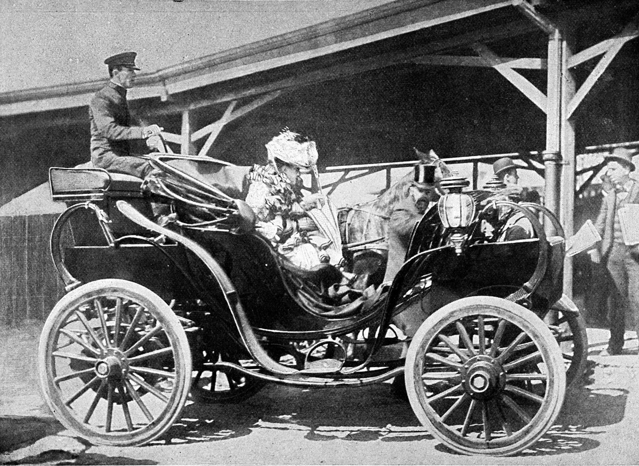 最新構造の電動高級車 作： 不明不明