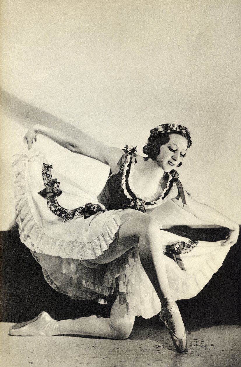 Aleksandra Dionisyevna Danilova、「Footnotes to the Ballet」から1938年発行 作： 不明不明