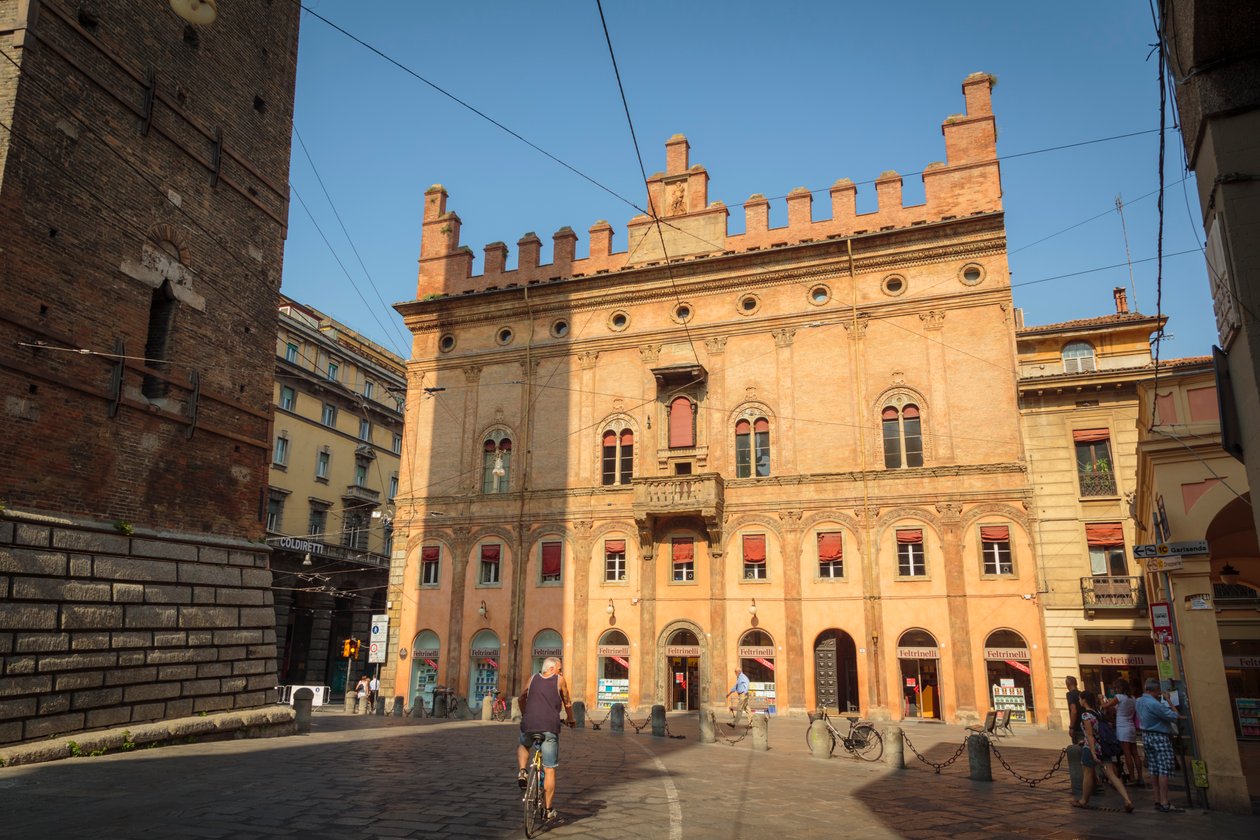 ボローニャ、イタリア。 作： 不明不明