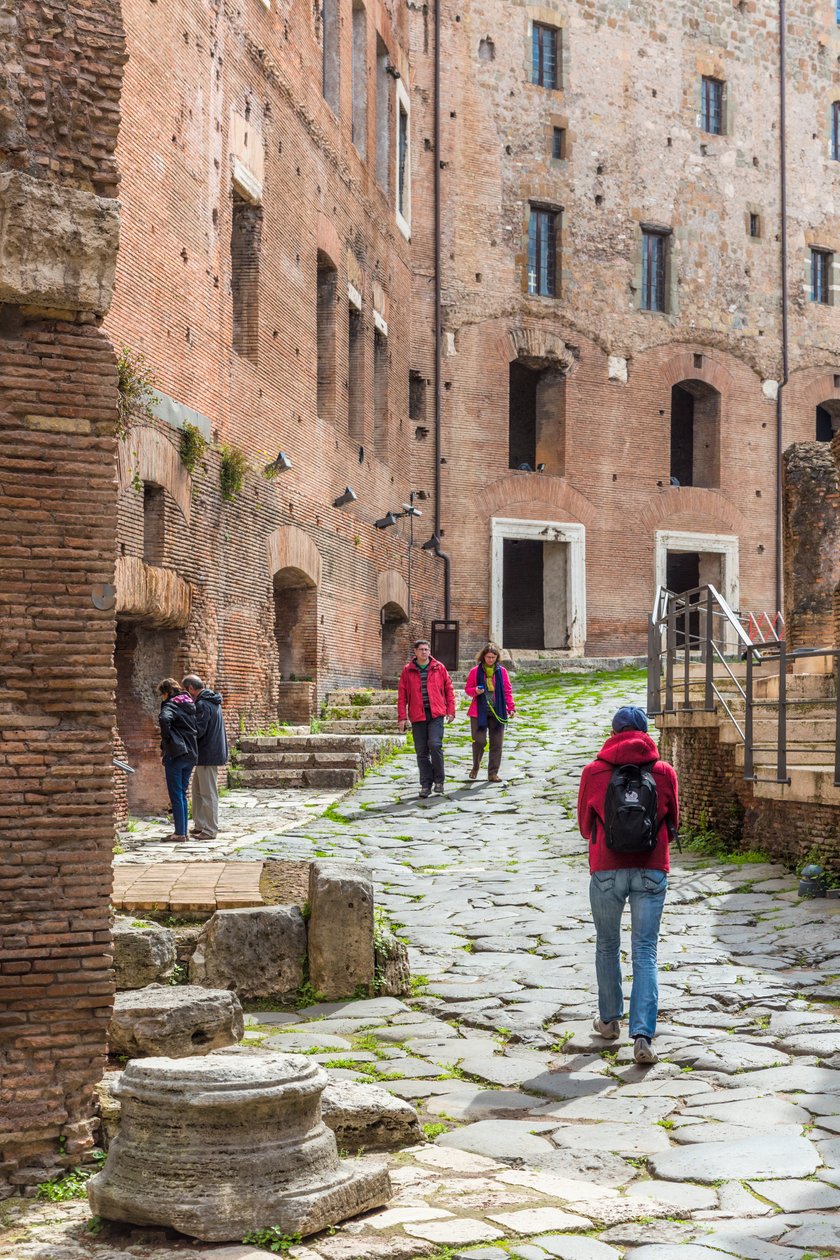 ローマ、イタリア。トラヤヌスの市場。ビベラティカ経由。 作： 不明不明
