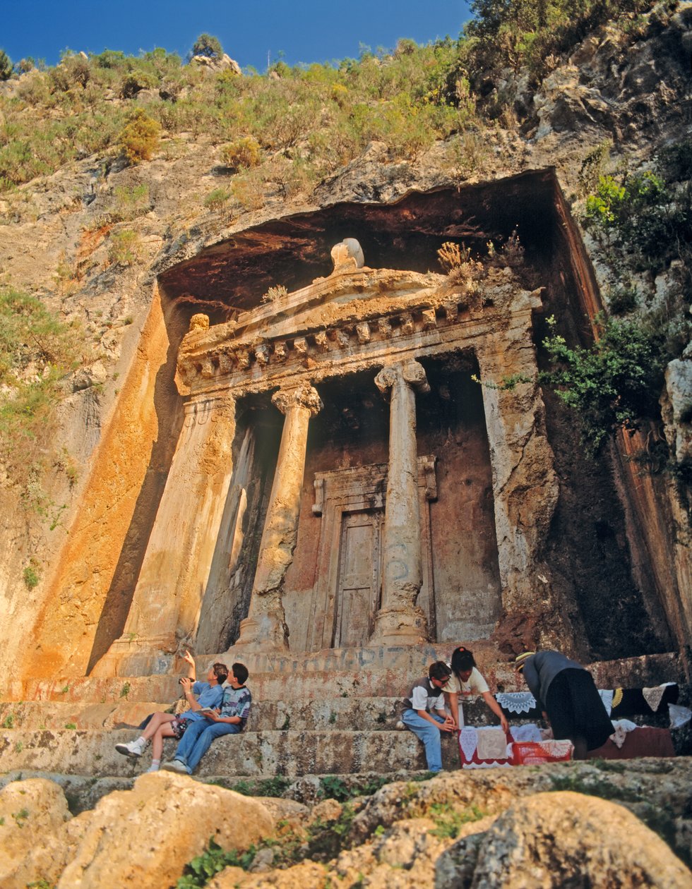 岩墓の写真（写真） 作： 不明不明