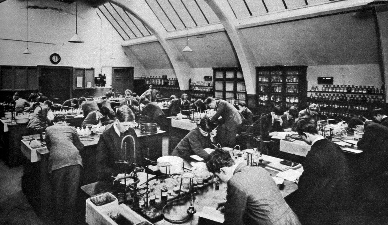 ロンドンポリテクニックの研究所、1926年〜1927年 作： 不明