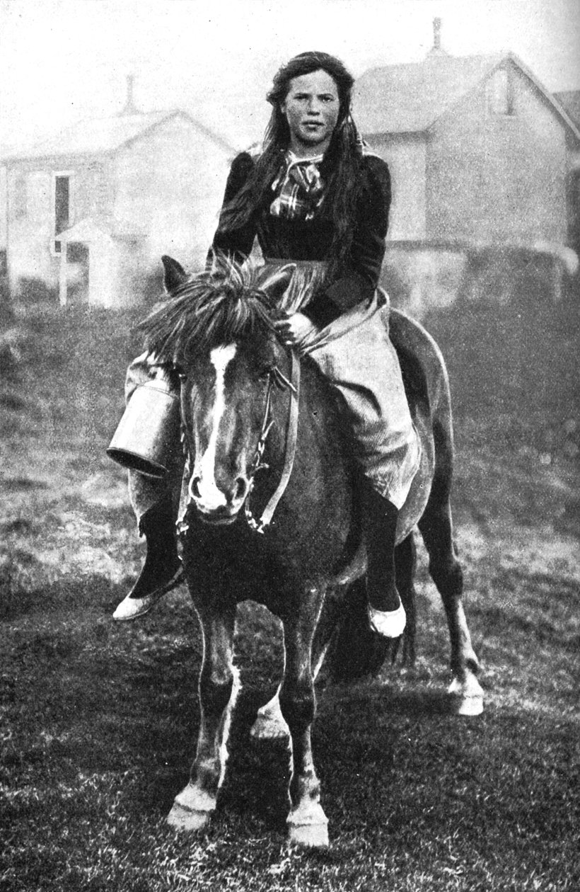 彼女の朝のミルクメイド、アイスランド、1922 作： 不明