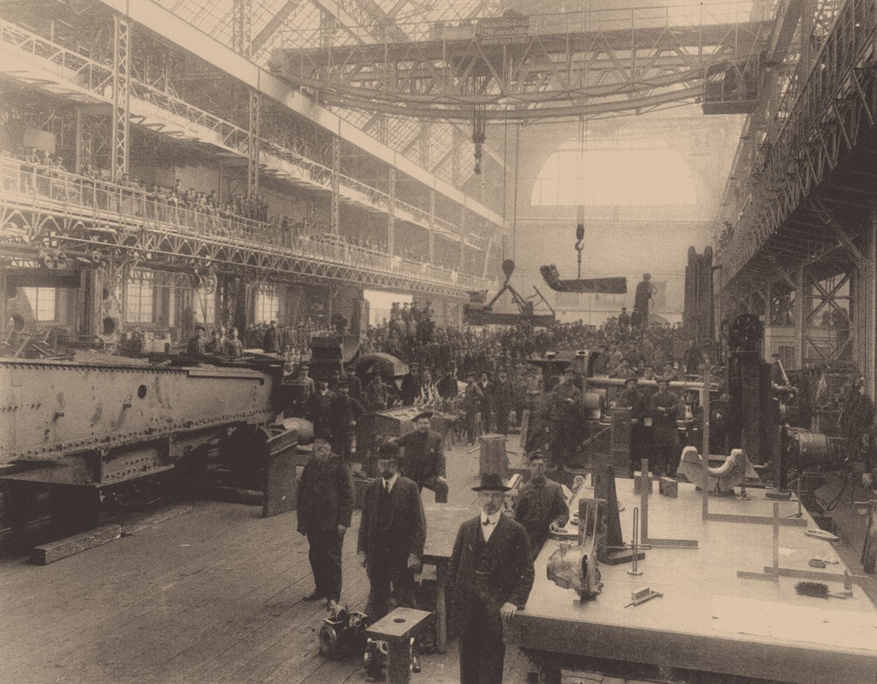プチロフ工場のワークショップc。 1914 作： 不明