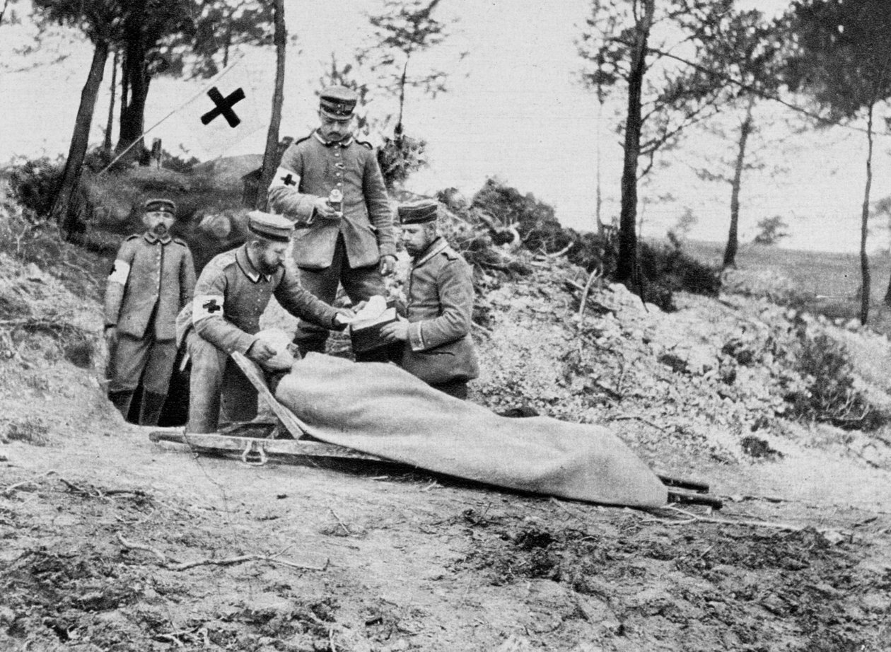 1915年の第一次世界大戦、ドレッシングステーションで負傷したドイツの兵士 作： 不明