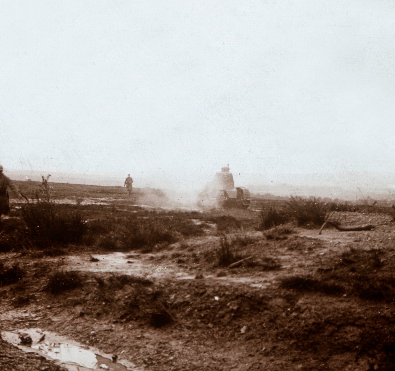 戦車の進歩、C1914-C1918 作： 不明