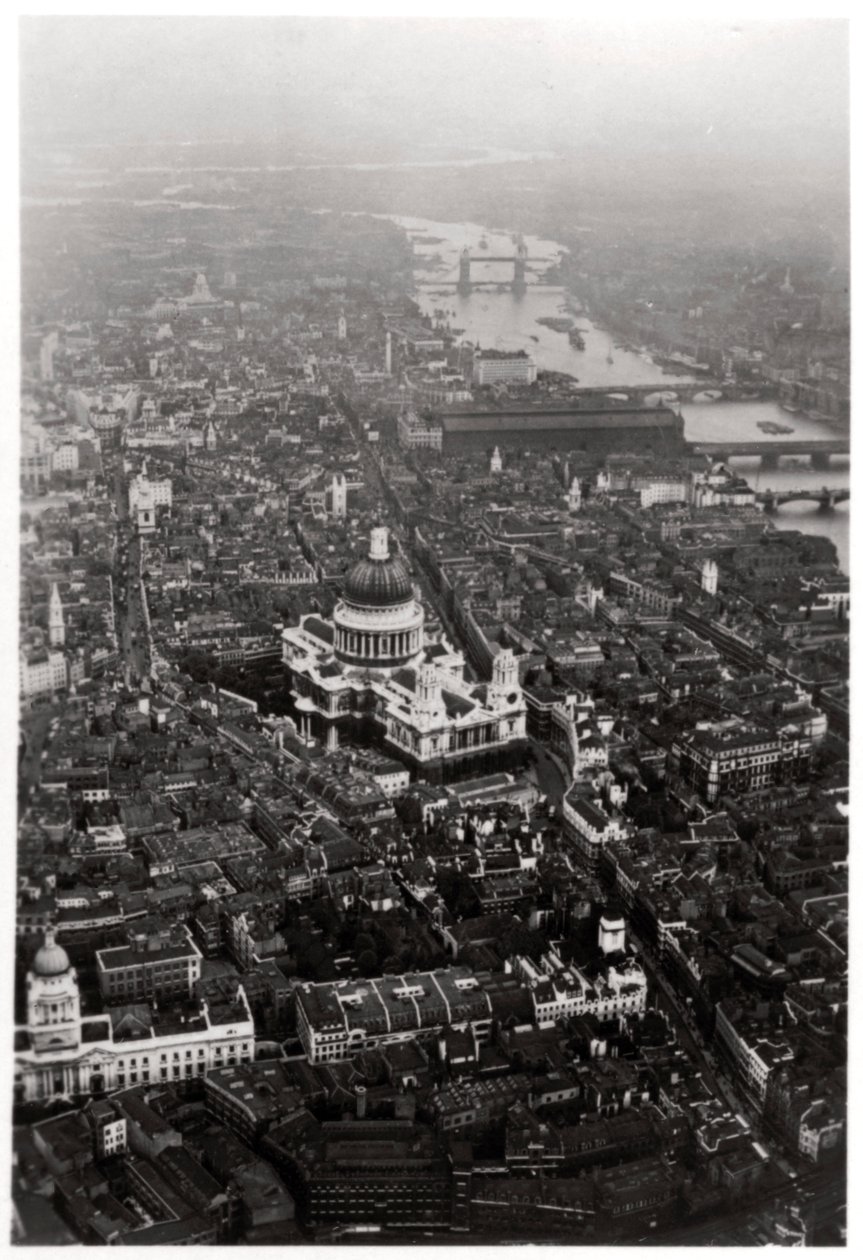 ツェッペリンからのロンドン、セントポール大聖堂の航空写真、1931 1933 作： 不明