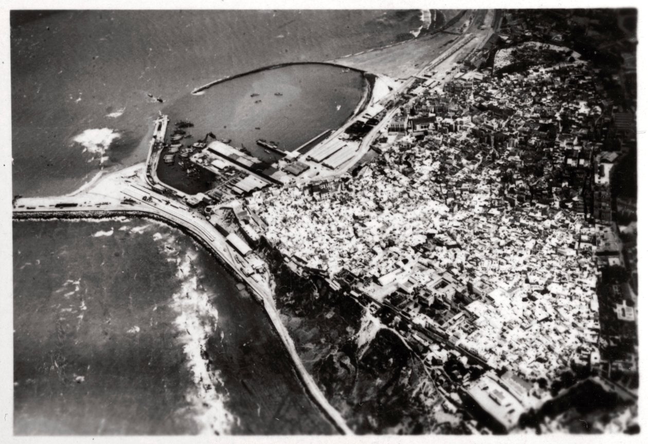 1930年にツェッペリンから見たモロッコのタンジールの航空写真、1933年 作： 不明