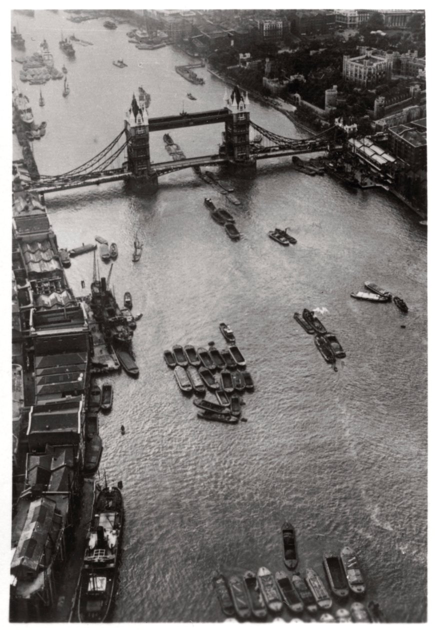 ツェッペリンからのロンドン、タワーブリッジの航空写真、1931 1933 作： 不明