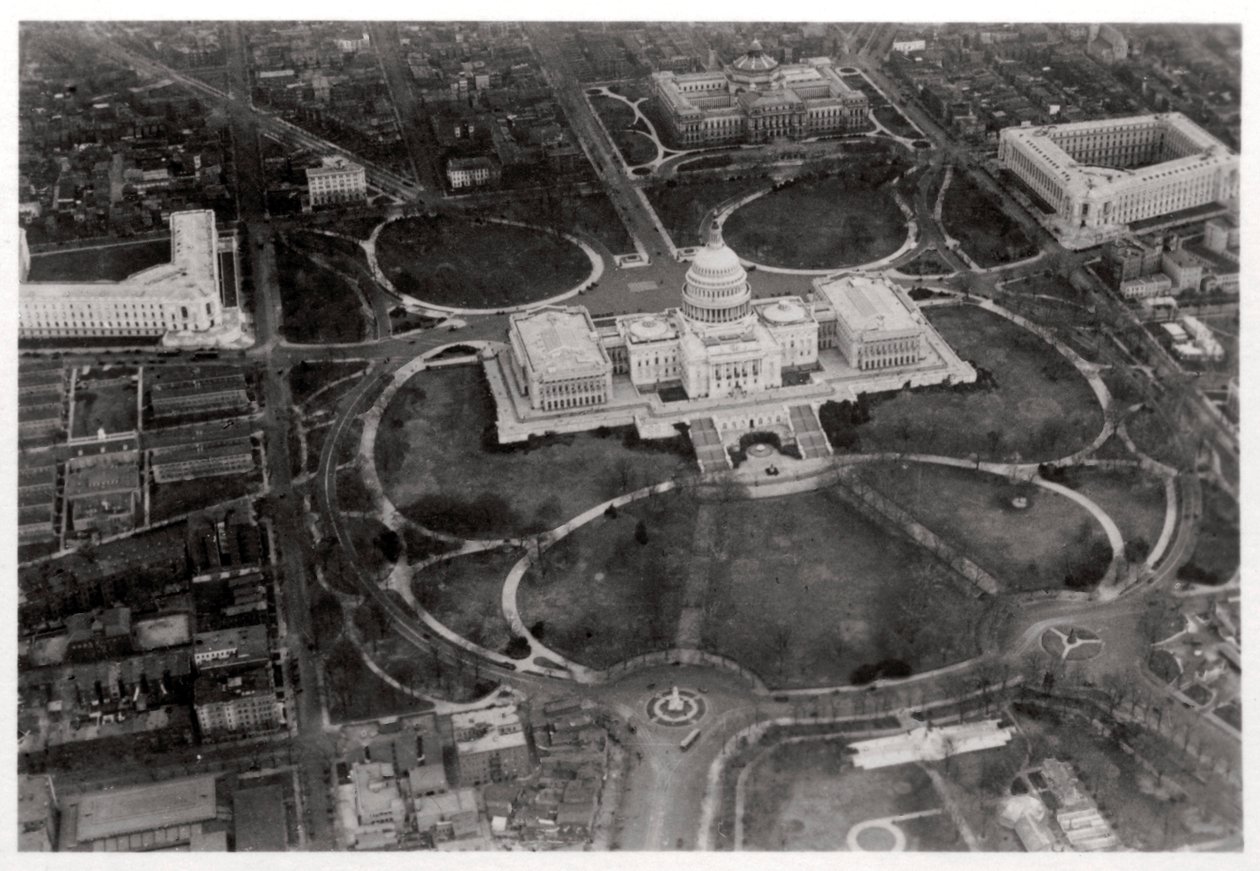 1928年1933年のツェッペリン飛行場からの米国ワシントンDCの国会議事堂の航空写真 作： 不明