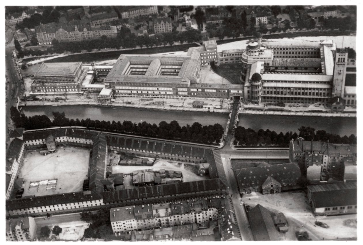ツェッペリンからのドイツ博物館、ドイツ、ミュンヘンの航空写真c1931 1933 作： 不明