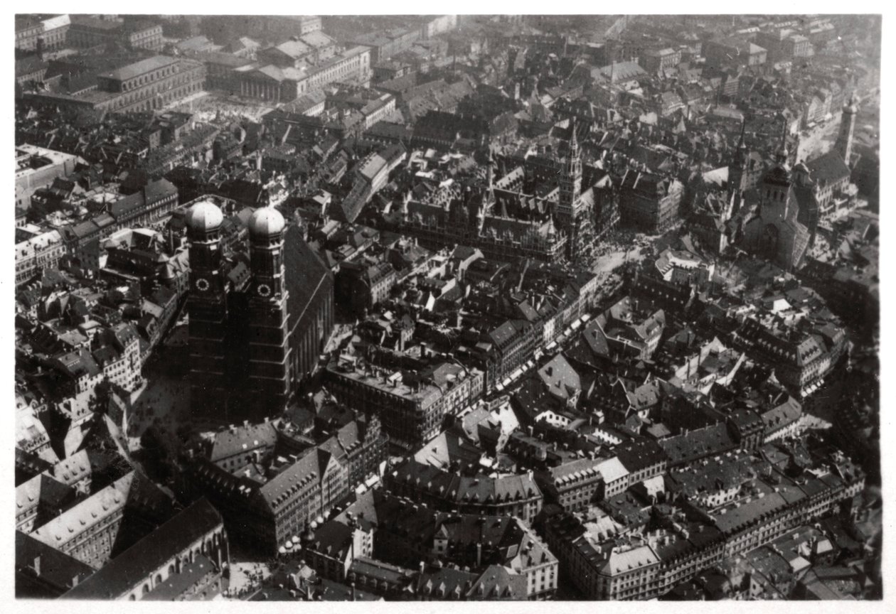 ツェッペリン、1933年1933年からのドイツ、ミュンヘンの聖母教会の航空写真 作： 不明