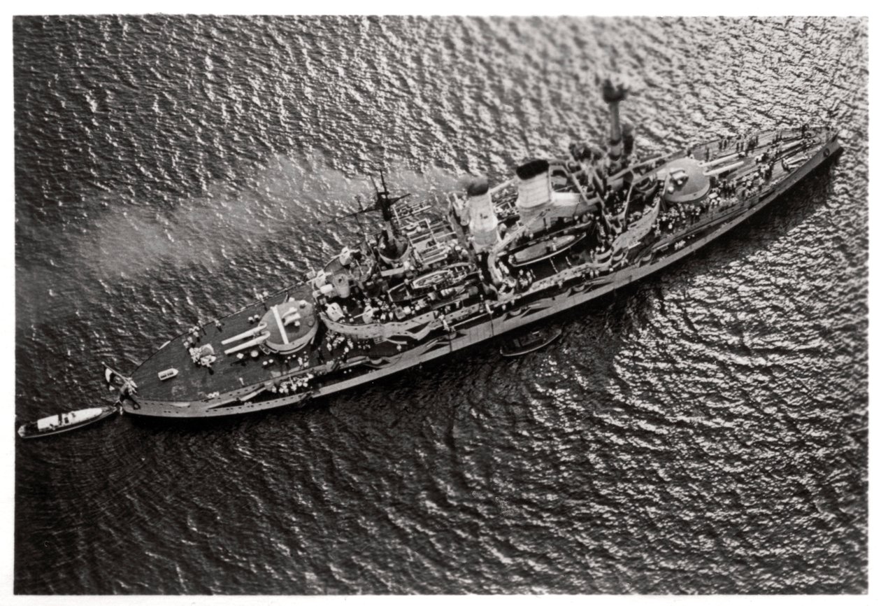 ツェッペリンからのドイツ戦艦SMSシュレジエンの航空写真、c1931 1933 作： 不明