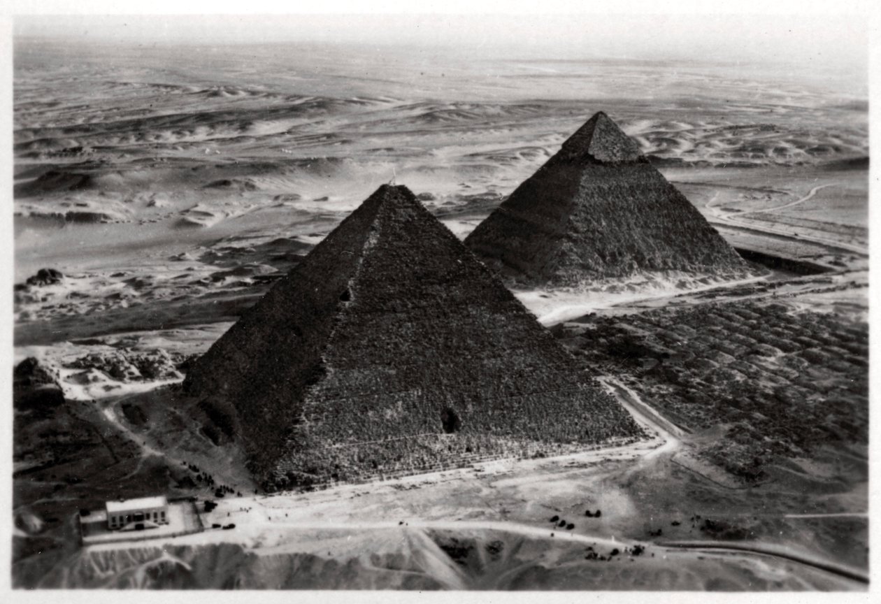 ツェッペリンからのエジプト、ギザのピラミッドの航空写真、1931年1933年 作： 不明