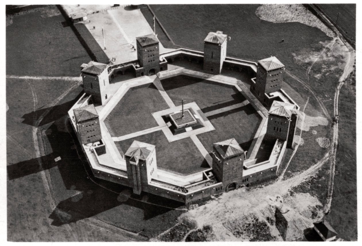 ツェッペリンからのポーランド、オルシュティネク近くのタンネンベルク記念館の航空写真、1933年1933年 作： 不明