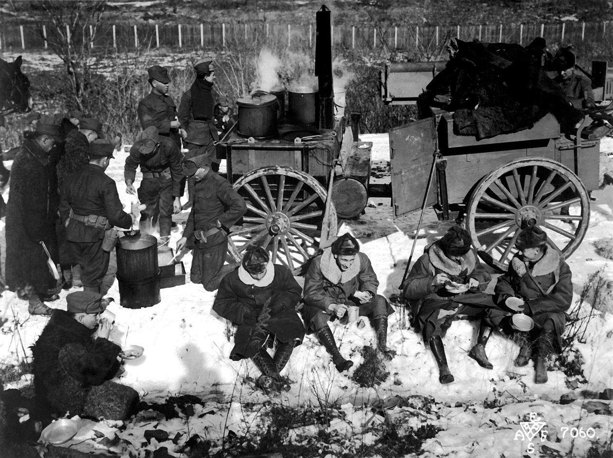 1918年12月、ロシアのシベリアにあるアメリカの歩兵キャンプ。 作： 不明